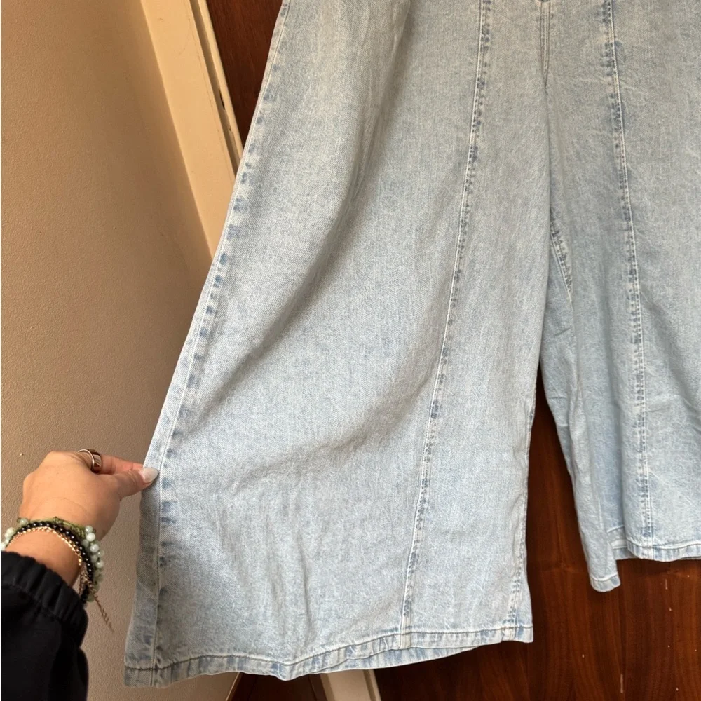 We The Free Light Wash Denim Wide Leg Jeans - Picture 3 of 6